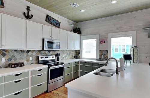 Sand Point House | Ocean Outlook | Spacious Home + Community Pool