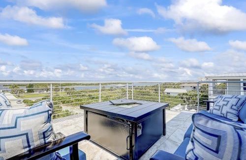 Crescent Beach House | Ocean Paradise home