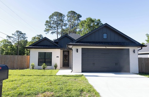 Pine Forest House | Ocean Pearl Three Bedrooms