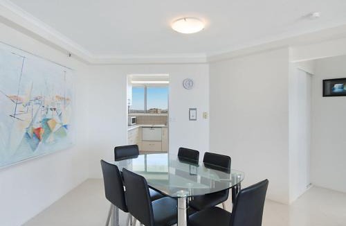 Coolangatta Apartment | Ocean Plaza Unit 936