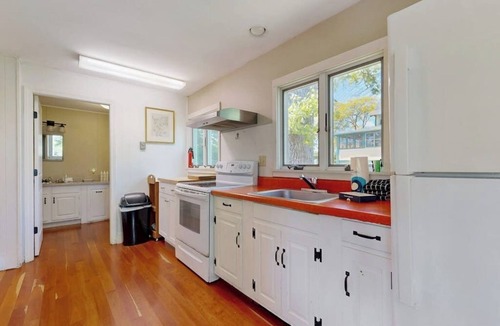 Ocean Point Cabin | Ocean Point Colony Home w/Sunroom & Sweeping Ocean Views, Dog-friendly