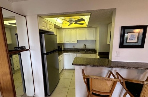 Ormond-by-the-Sea Condo | OCEAN & POOL VIEW 2/2 CONDO IN ORMOND BEACH FL COMFORTABLE W/CABLE & WIFI, WOW !