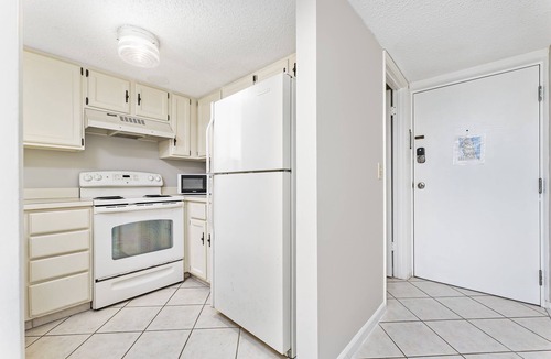 St. Augustine Beach Condo | Ocean & Racquet by Distinctive Beach Rentals