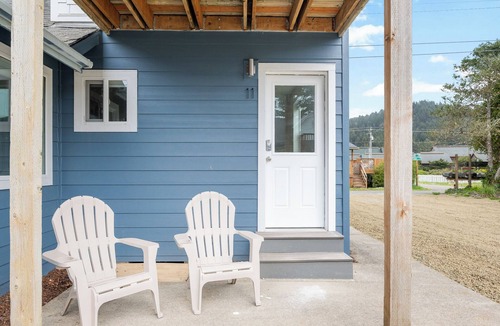 Rockaway Beach Condo | Ocean Rogue Inn Suite #11 - Studio Apartment