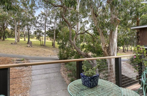 Lorne House | Ocean's Course - Pets Welcome