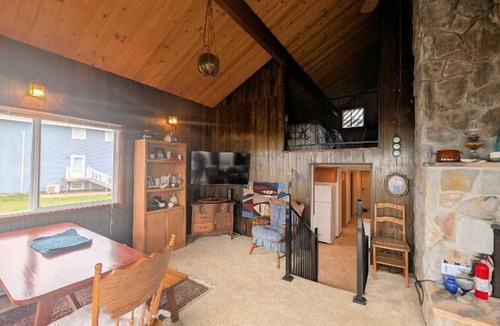 Florence House | Ocean's Edge beachfront on Heceta Beach