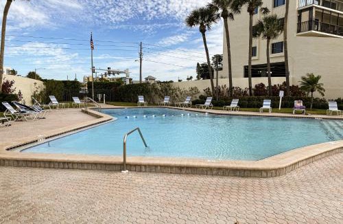 Madeira Beach House | Ocean Sands 1105