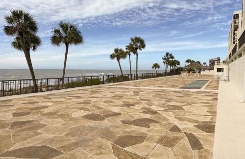 Madeira Beach House | Ocean Sands 1105