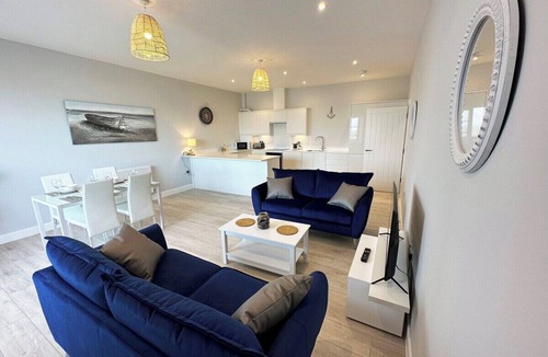 Burmarsh Apartment | Ocean Sea View Suite