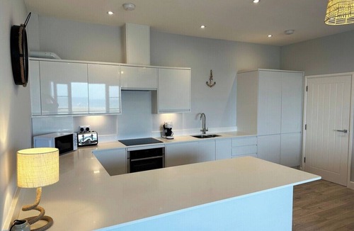 Burmarsh Apartment | Ocean Sea View Suite