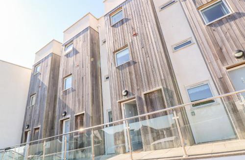 Lusty Glaze Apartment | Ocean Seven