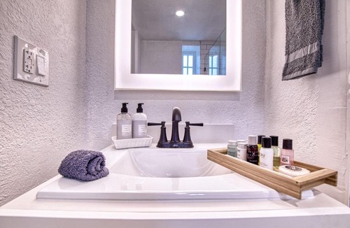 Mid Beach Apartment | Ocean Spray Hotel by Rabbu