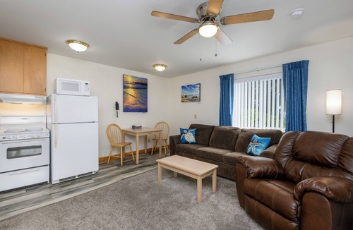 Harbor Hotel | Ocean Suites Motel