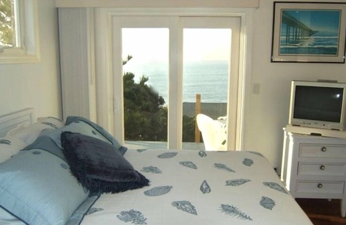 Ocean Beach Apartment | Ocean Sunsets Gorgeous, Romantic Home