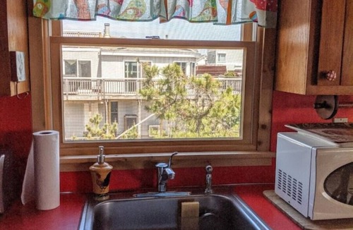 Kismet House | Ocean Therapy-A few steps from the beach