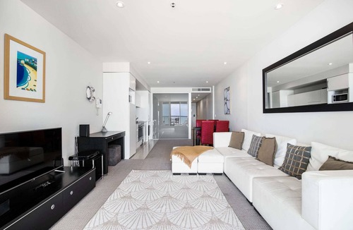 Glenelg Apartment | Ocean View 1BR Private balcony OAKS PIER