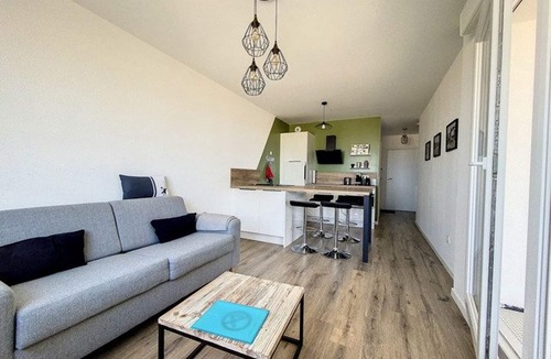 Stella-Plage Apartment | Ocean-View Apartment, 4 Guests, Balcony, Secure Building with Elevator and Garage