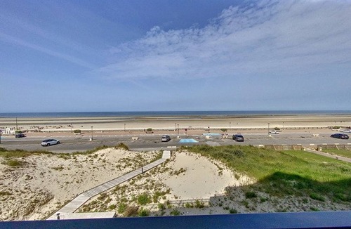 Stella-Plage Apartment | Ocean-View Apartment, 4 Guests, Balcony, Secure Building with Elevator and Garage