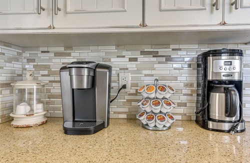 Isla Del Sol House | Ocean-View Beach House in Galveston, Dogs Welcome!