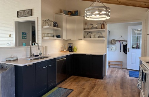 Souris Cottage | Ocean View Beach House
