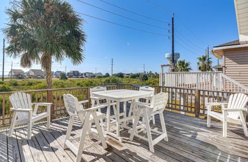 Isla Del Sol House | Ocean-View Beach House in Galveston, Dogs Welcome!