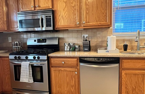 Willoughby Spit House | Ocean View Beach House. Sleeps 8 Coastal Luxe. Seabreeze!