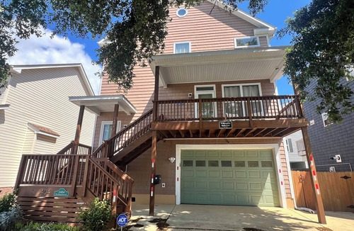 Willoughby Spit House | Ocean View Beach House. Sleeps 8 Coastal Luxe. Seabreeze!