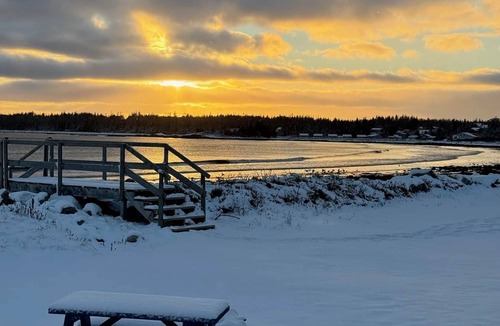 Lockeport Ski Chalet | Ocean-View Chalet · King + 2 Queens · Pet-Friendly