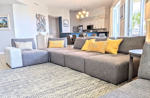 Avalon Beach Estates Condo | Ocean View Condo | Beach Service Included, Shops Walking Distance, Parking