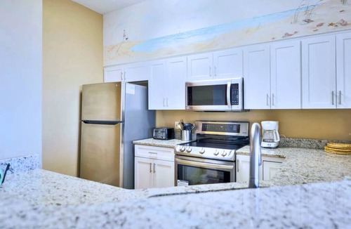 Avalon Beach Estates Condo | Ocean View Condo | Beach Service Included, Shops Walking Distance, Parking