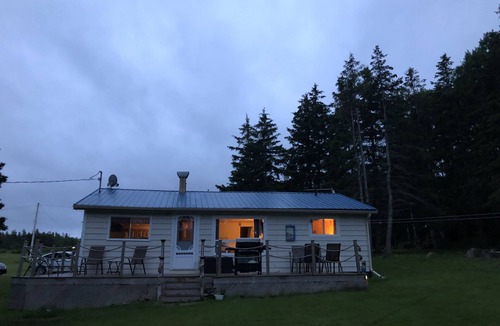 Wallace Cottage | Ocean View Cottage with shared private access to the beach