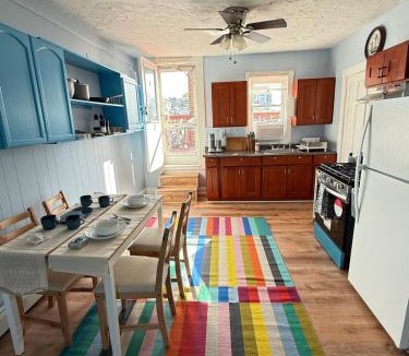 Hull Apartment | Ocean View Cozy Stay 3