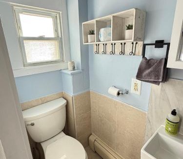Hull Apartment | Ocean View Cozy Stay 3