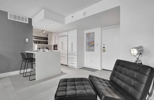 Mid Beach Apartment | Ocean View Elegant 2BDR 2BA Condo Beach Access 714