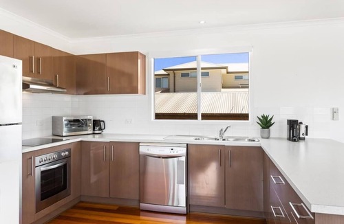 Rhyll House | Ocean View Escape w 3BR & 2BA