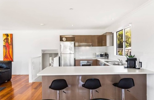 Rhyll House | Ocean View Escape w 3BR & 2BA