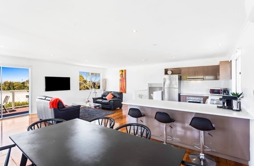 Rhyll House | Ocean View Escape w 3BR & 2BA