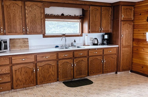 Tignish Cottage | Ocean View, Family-sized, sleeps 11, two full bath & 2 min to the beach Pets :)