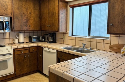 Capitola House | Ocean View Home - Rooftop Deck & Pet-Friendly