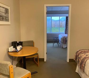 Rocky Harbour Hotel | Ocean View Hotel