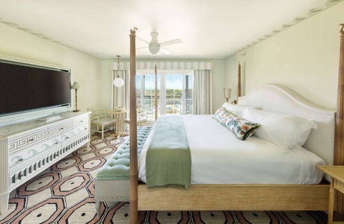 Duck Hotel | Ocean View King + Restaurants & Pool + Spa