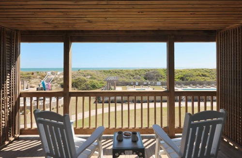Duck Hotel | Ocean View King + Restaurants & Pool + Spa