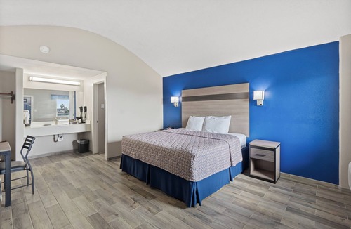Rockport Hotel | Ocean View King with Private Balcony &Beach Access