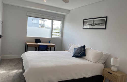 Curl Curl House | Ocean View - located in Manly Beach
