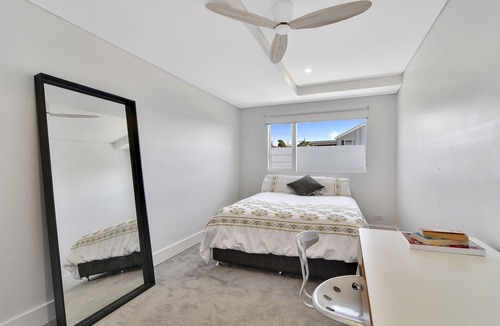 Curl Curl House | Ocean View - located in Manly Beach