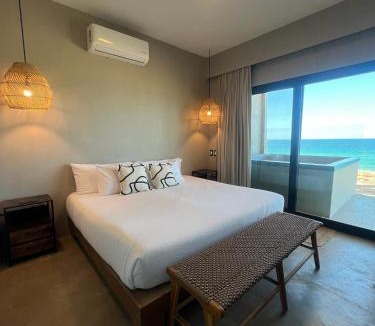 La Paz Apartment | Ocean View Luxury Condo Private Jacuzzi