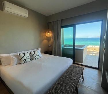 La Paz Apartment | Ocean View Luxury Condo Private Jacuzzi