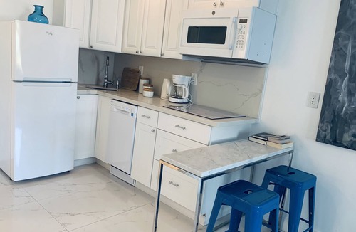 Flamingo/Lummus Apartment | Ocean view, luxury STUDIO, JACUZZI on Ocean drive