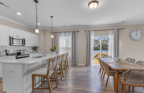 East Ocean View House | Ocean View Oasis -Brand New Modern Coastal Getaway