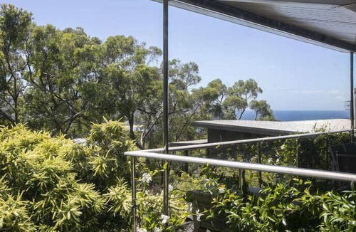 Macmasters Beach House | Ocean View on Beachview at Macs